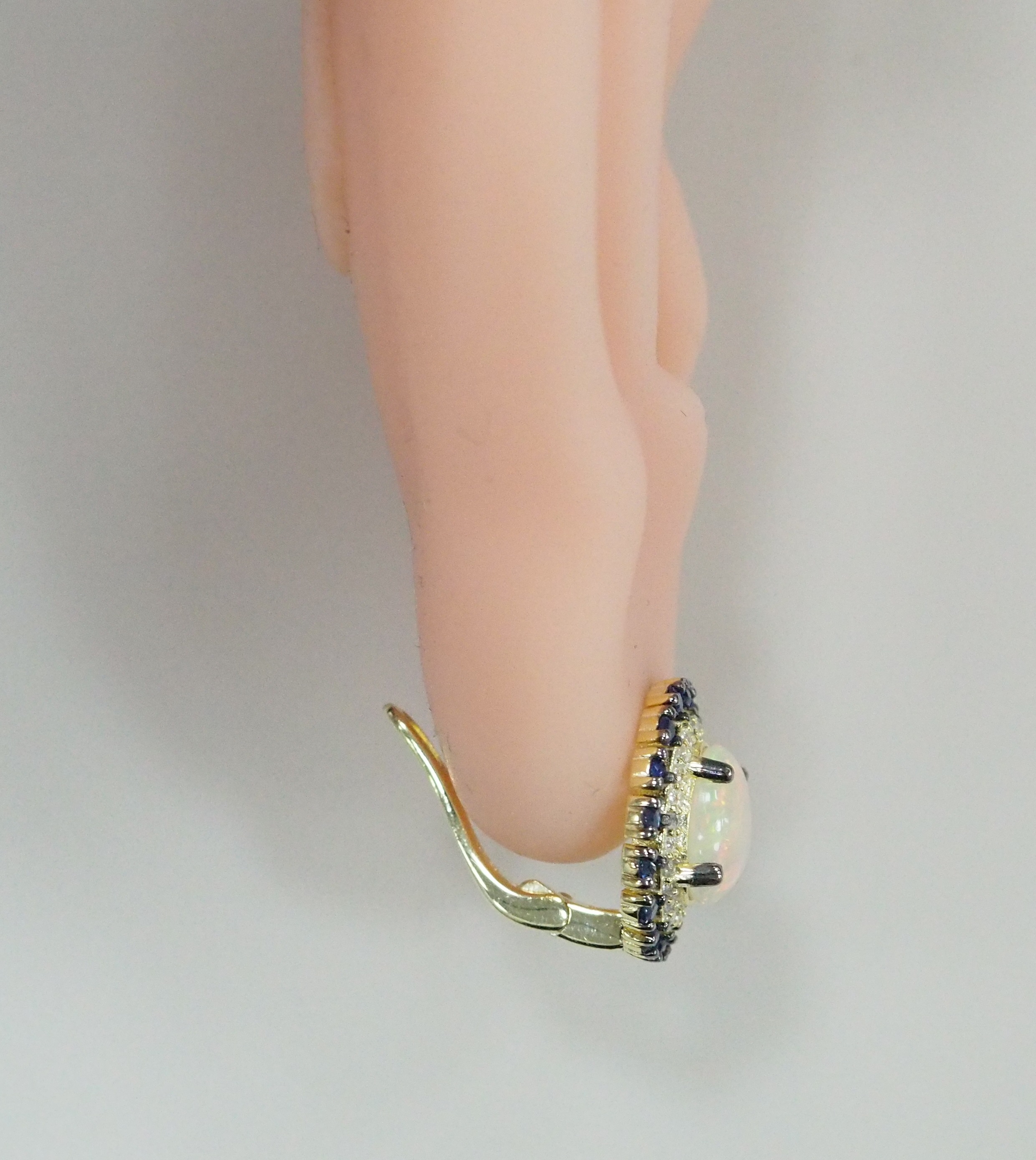 Серебряные серьги с опалами и сапфирами